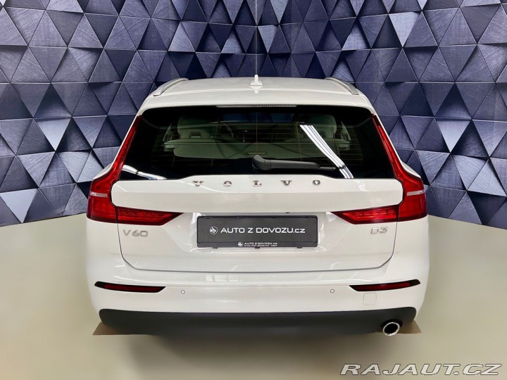 Volvo V60 D3 MOMENTUM PRO, LED, KEY 2020