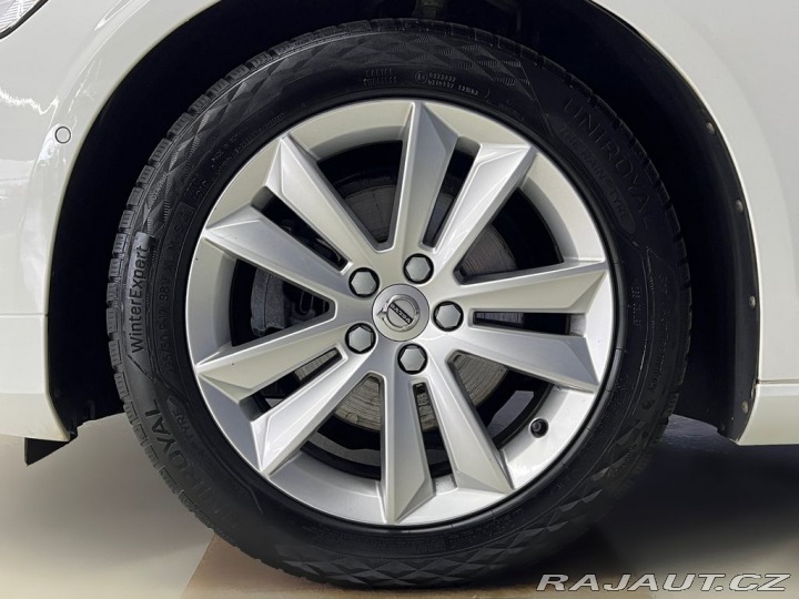 Volvo V60 D3 MOMENTUM PRO, LED, KEY 2020