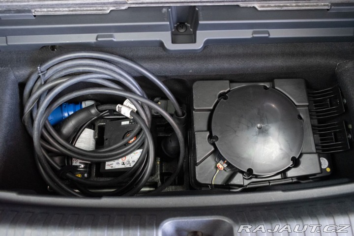 Audi Ostatní modely Q6 e-tron 100 kWh S-LINE*4xVÝHŘEV*D 2025