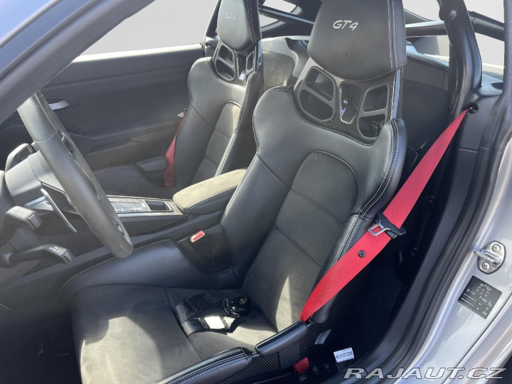 Porsche Cayman GT4 2021