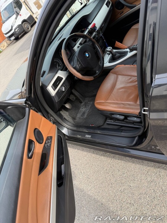 BMW 3 1,8   Prodám auto 2012