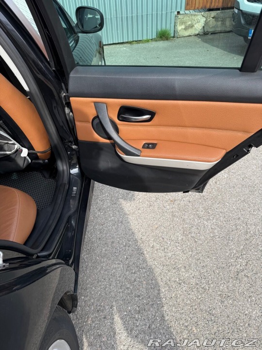 BMW 3 1,8   Prodám auto 2012