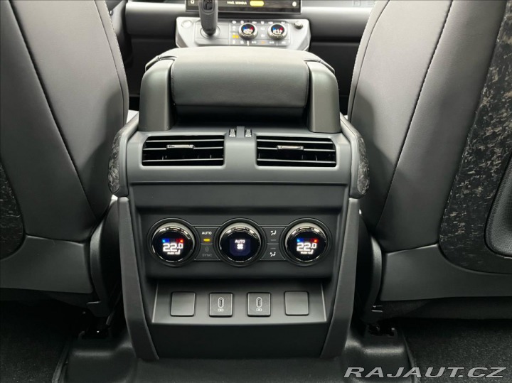 Land Rover Defender 4,4 110 OCTA P635 V8 AWD 2026