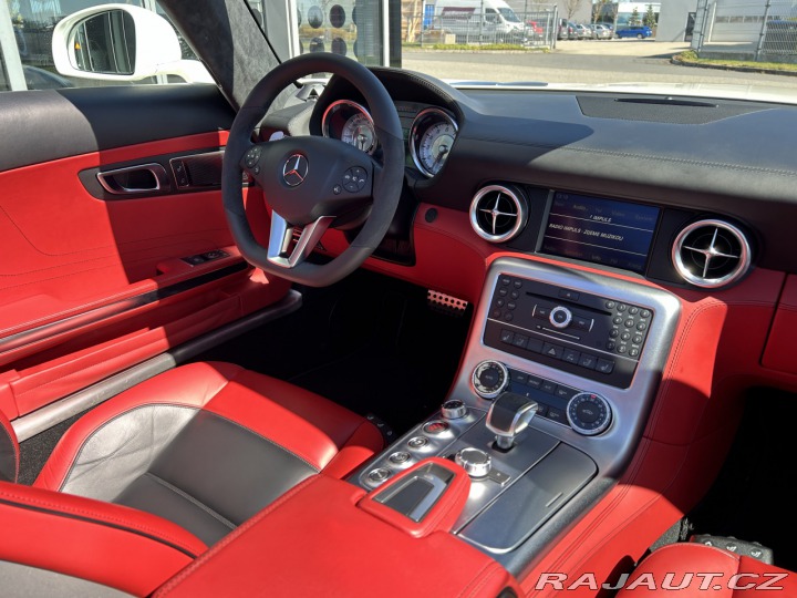 Mercedes-Benz SLS AMG 6.3 V8 Roadster 2012