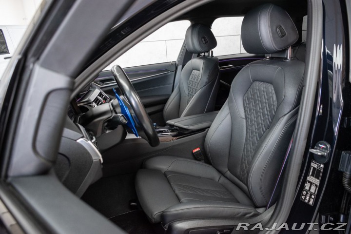 BMW 5 520d xD /REZERVACE 2023