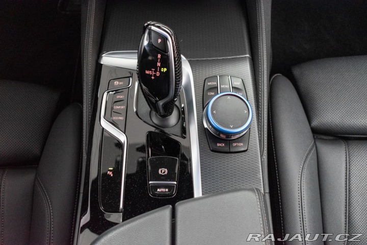 BMW 5 520d xD ///M*ZÁRUKA*TAŽNÉ 2023