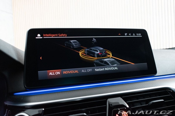 BMW 5 520d xD ///M*ZÁRUKA*TAŽNÉ 2023