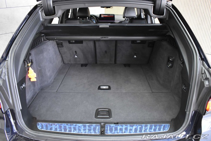 BMW 5 520d xD ///M*ZÁRUKA*TAŽNÉ 2023