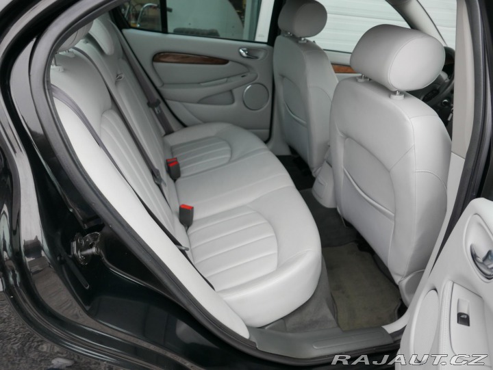 Jaguar X-Type 3,0 V6 AWD Executive REZE 2003