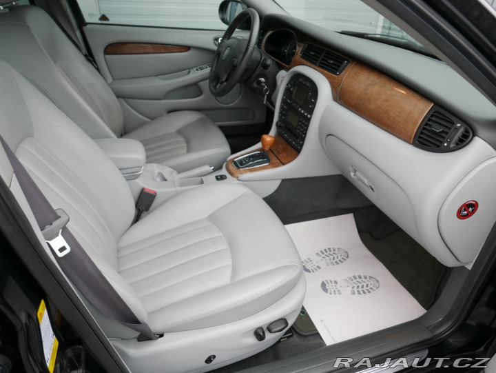 Jaguar X-Type 3,0 V6 AWD Executive REZE 2003