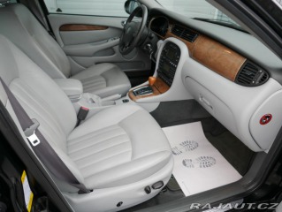 Jaguar X-Type 3,0 V6 AWD Executive REZE 2003