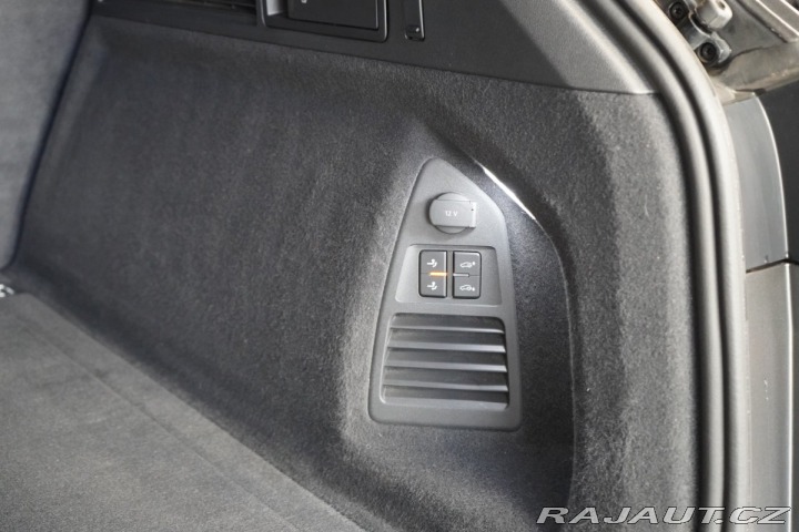 Volkswagen Touareg 3.0TDI*4M*R-LINE*VZDUCH*M 2020