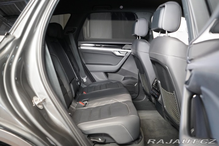 Volkswagen Touareg 3.0TDI*4M*R-LINE*VZDUCH*M 2020