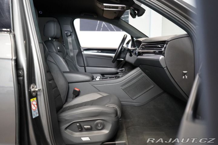 Volkswagen Touareg 3.0TDI*4M*R-LINE*VZDUCH*M 2020