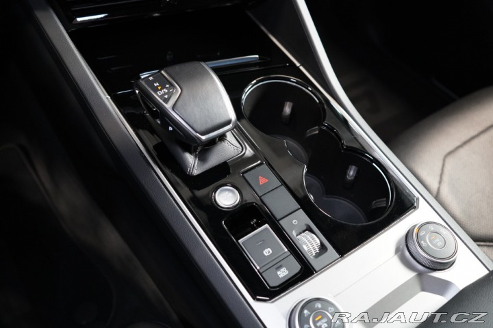 Volkswagen Touareg 3.0TDI*4M*R-LINE*VZDUCH*M 2020