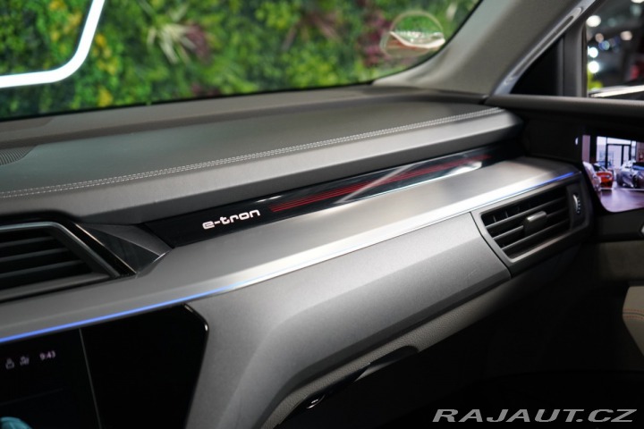 Audi e-tron 55*QUATTRO*PANO*MASÁŽ*MAT 2020