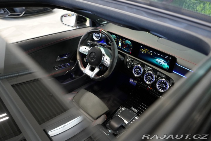 Mercedes-Benz CLA 45S*AMG*SB*PANO*TAŽNÉ*BUR 2023