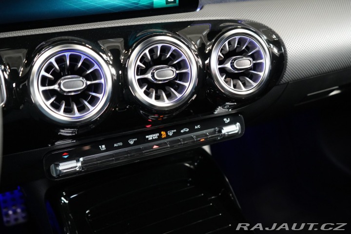 Mercedes-Benz CLA 45S*AMG*SB*PANO*TAŽNÉ*BUR 2023