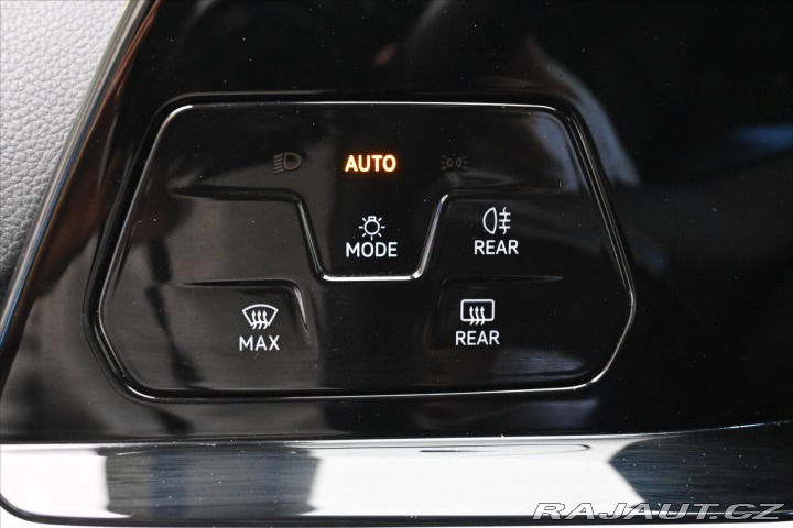 Volkswagen Golf 1,0 TSI 81kW Life Záruka 2021