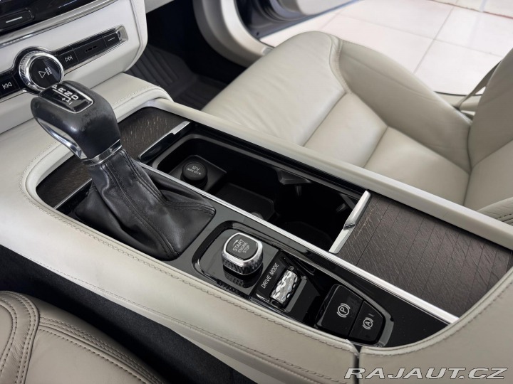 Volvo V90 CC*D5 173kW*AWD*KeyLess*T 2018