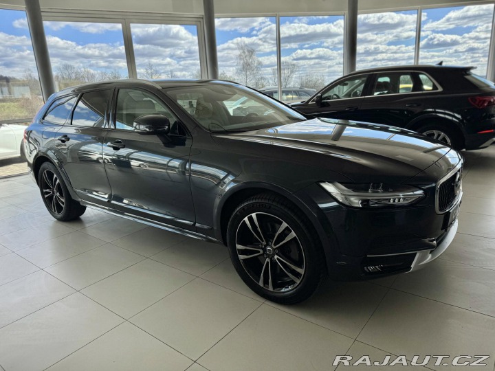 Volvo V90 CC*D5 173kW*AWD*KeyLess*T 2018