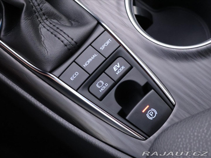 Toyota Camry 2,5 HEV Aut. CZ Executive 2021