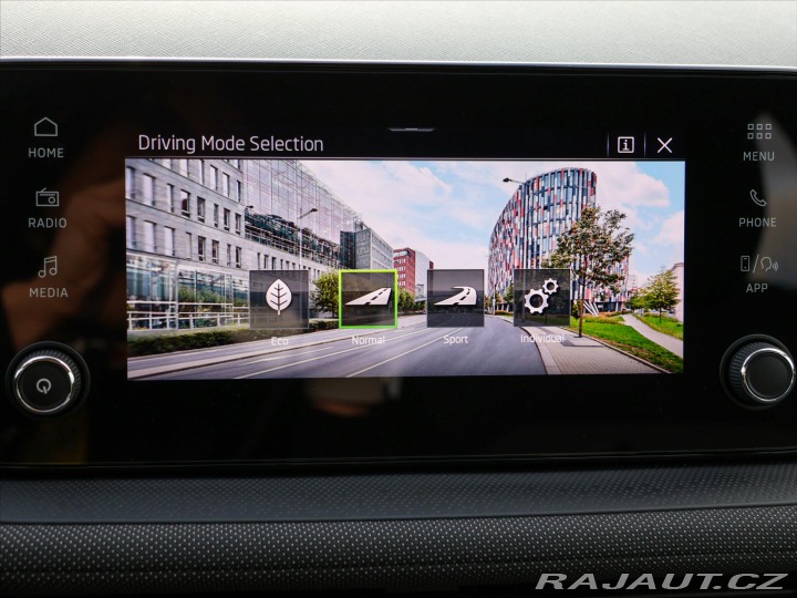 Škoda Fabia 1,0 TSi DSG Edice 130let 2026