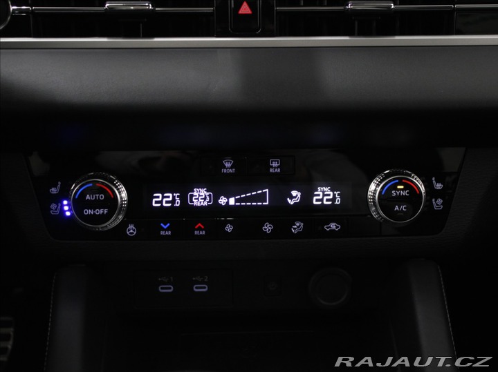 Mitsubishi Outlander 2,4 PHEV Instyle Akční Ce 2025