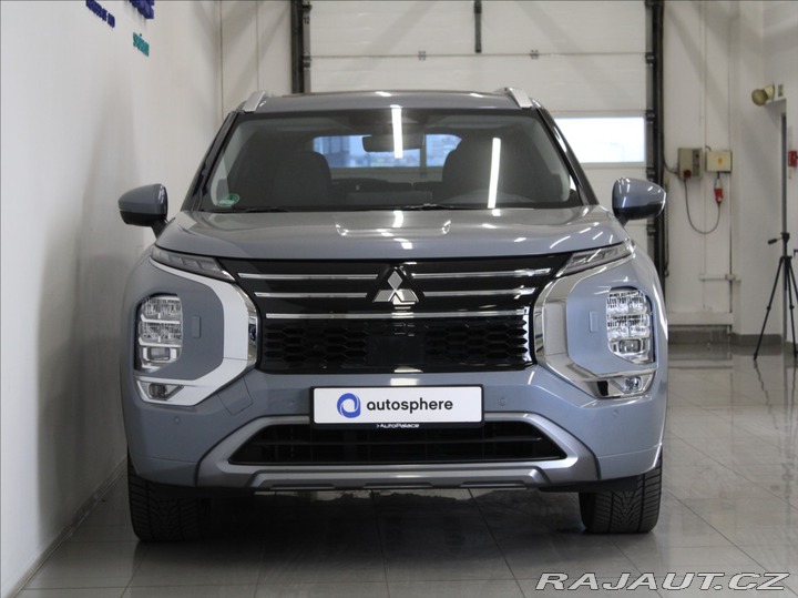 Mitsubishi Outlander 2,4 PHEV Instyle Výprodej 2025