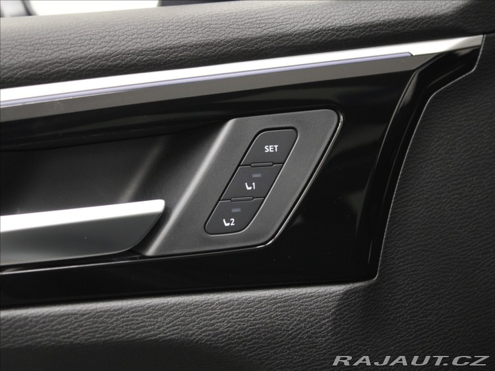 Mitsubishi Outlander 2,4 PHEV Instyle Akční Ce 2025