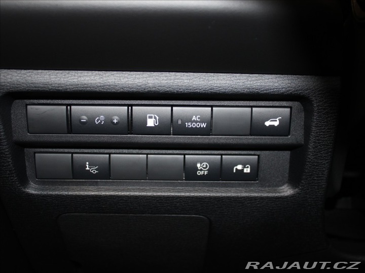 Mitsubishi Outlander 2,4 PHEV Instyle Akční Ce 2025