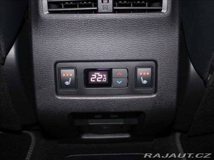 Mitsubishi Outlander 2,4 PHEV Instyle Výprodej 2025