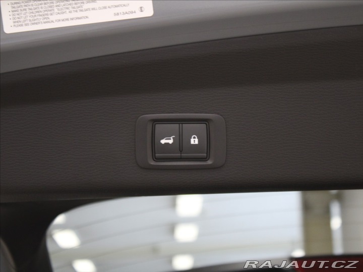 Mitsubishi Outlander 2,4 PHEV Instyle Akční Ce 2025