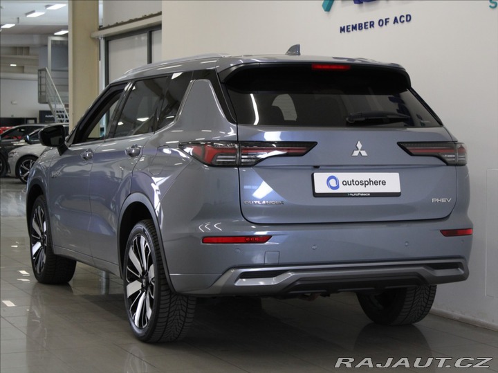 Mitsubishi Outlander 2,4 PHEV Instyle Výprodej 2025