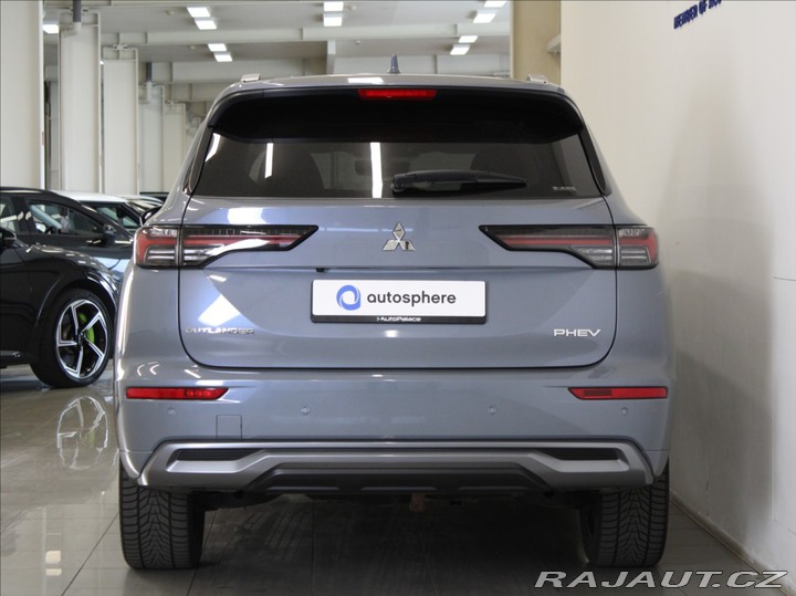 Mitsubishi Outlander 2,4 PHEV Instyle Akční Ce 2025