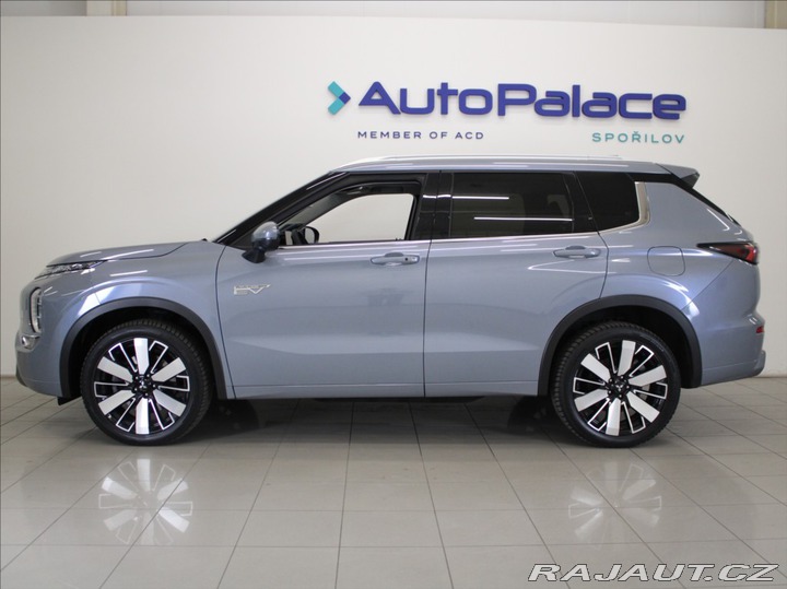 Mitsubishi Outlander 2,4 PHEV Instyle Akční Ce 2025