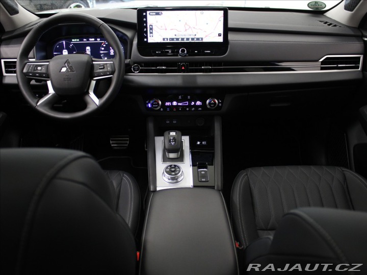 Mitsubishi Outlander 2,4 PHEV Instyle Výprodej 2025
