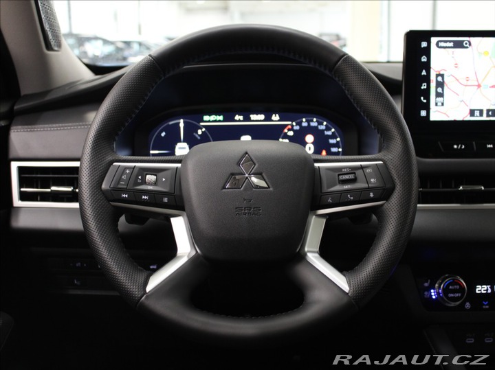 Mitsubishi Outlander 2,4 PHEV Instyle Akční Ce 2025