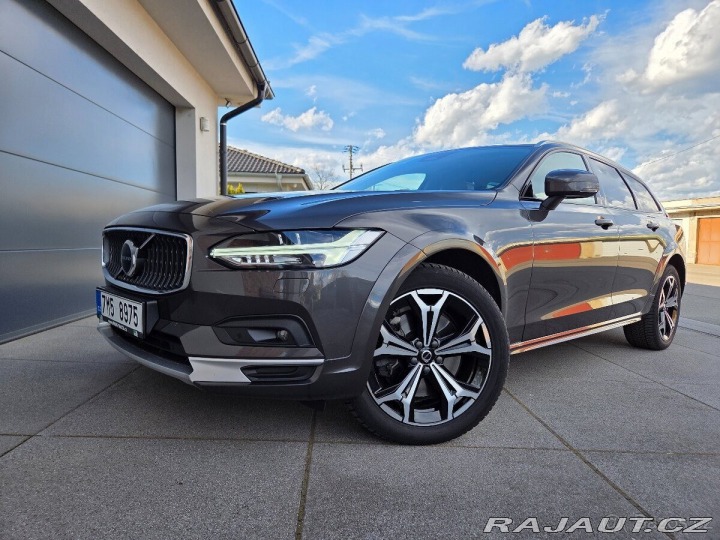 Volvo V90 najeto 122tis KM, plná vý 2022
