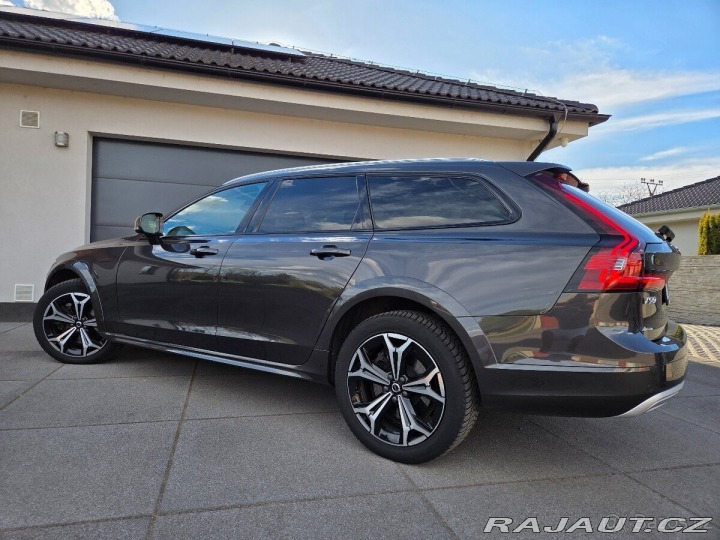 Volvo V90 najeto 122tis KM, plná vý 2022