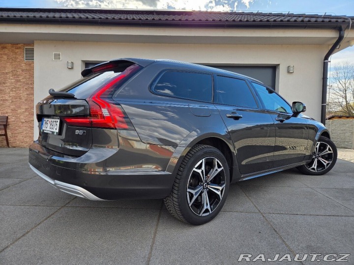 Volvo V90 najeto 122tis KM, plná vý 2022