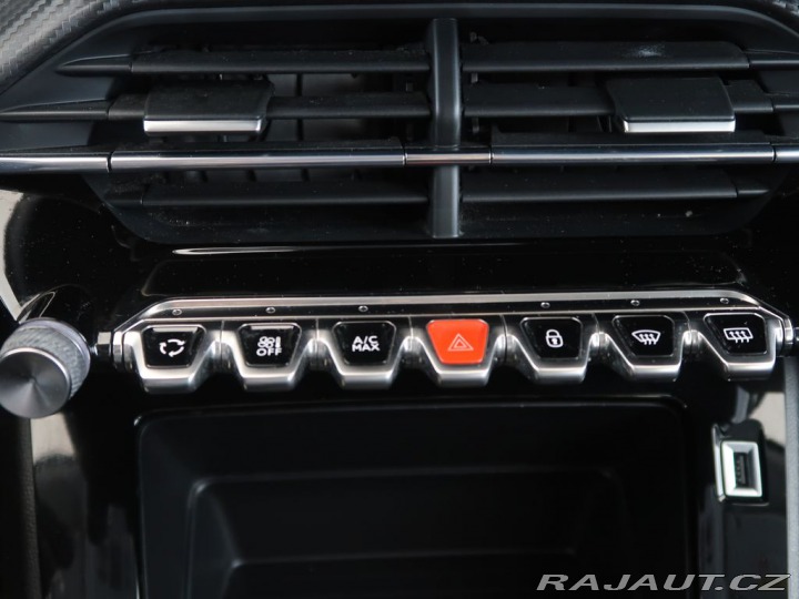 Peugeot 2008 1.2PureTech,CZ,1Maj,ACTIV 2020