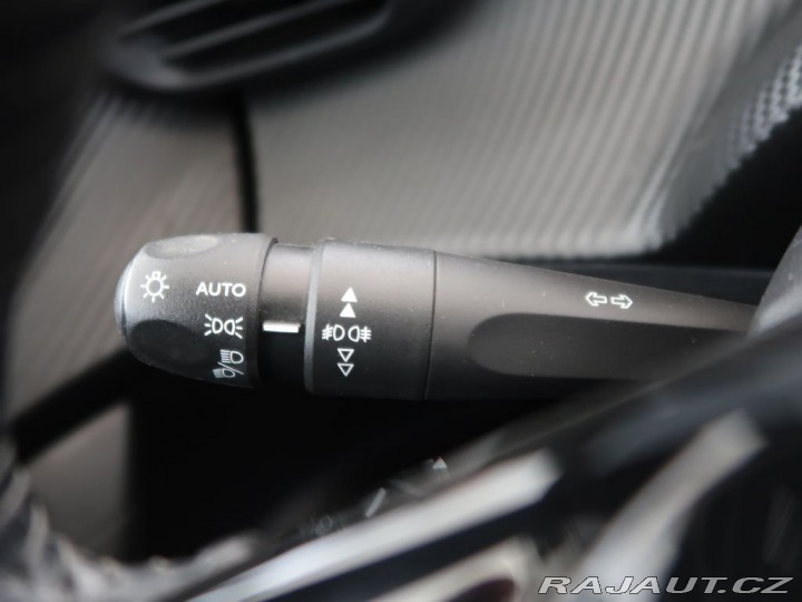 Peugeot 2008 1.2PureTech,CZ,1Maj,ACTIV 2020