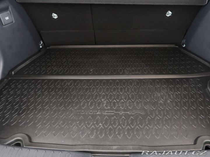 Toyota C-HR 2.0Plug-in,CZ,1Maj,Execut 2024