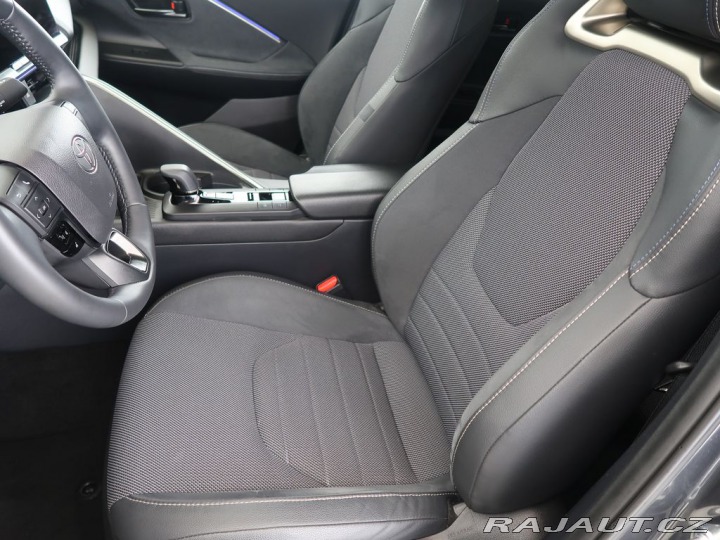 Toyota C-HR 2.0Plug-in,CZ,1Maj,Execut 2024