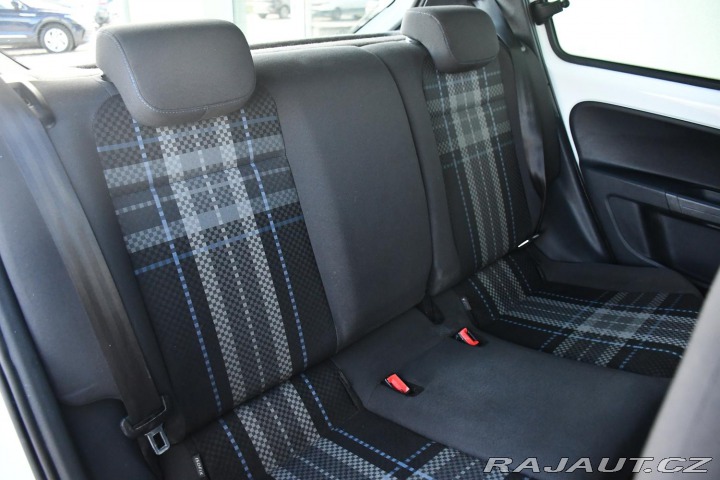 Volkswagen up! 1.0MPI 2x SADA KOL 2015