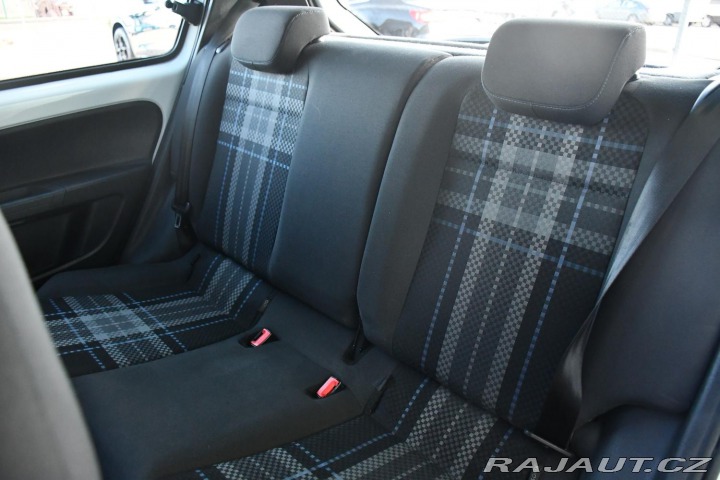 Volkswagen up! 1.0MPI 2x SADA KOL 2015