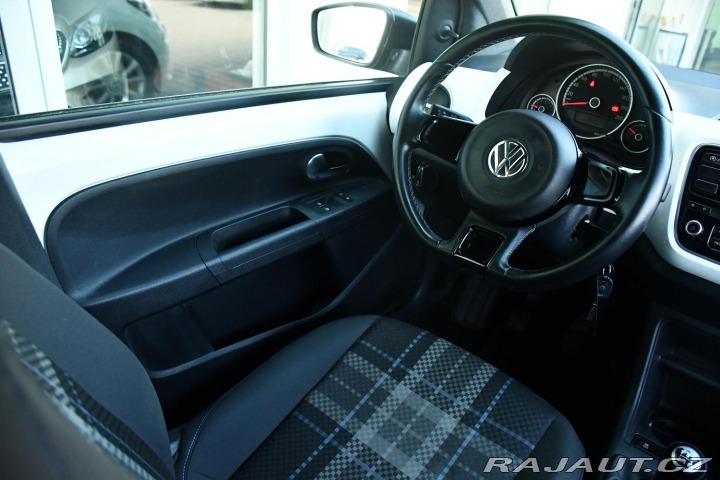 Volkswagen up! 1.0MPI 2x SADA KOL 2015