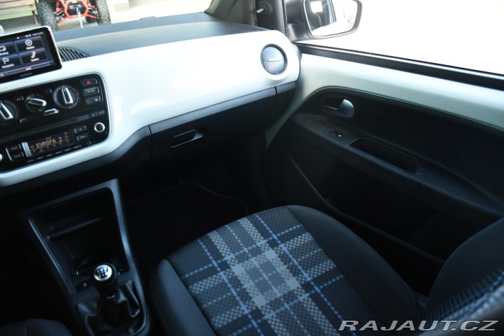 Volkswagen up! 1.0MPI 2x SADA KOL 2015