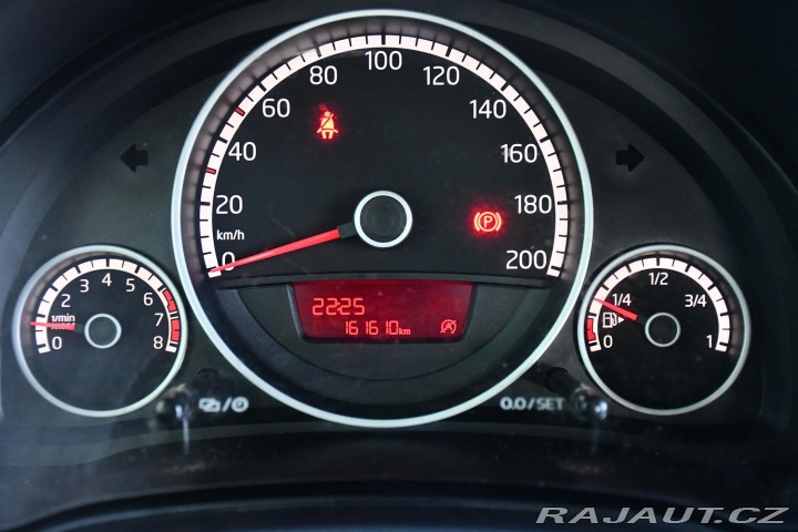 Volkswagen up! 1.0MPI 2x SADA KOL 2015